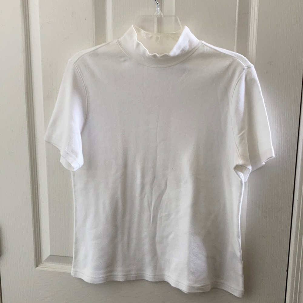 FINAL MARKDOWN Ladies’ Classic Elements Classic Mock Neck Short-sleeved top (M).